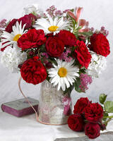 Картина по номерам «Бархатные розы и ромашки в одном букете»