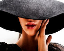 Без бренда «Дама в стильной шляпе» в Перми